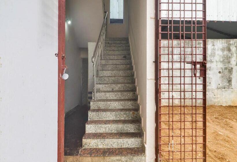 בית מלון כפרי Oyo Flagship Relax Inn