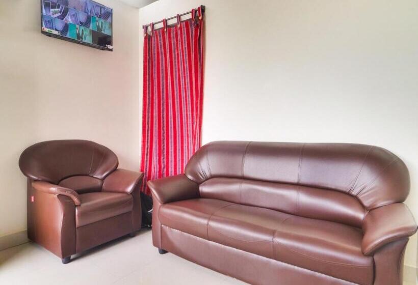 בית מלון כפרי Oyo Flagship Relax Inn