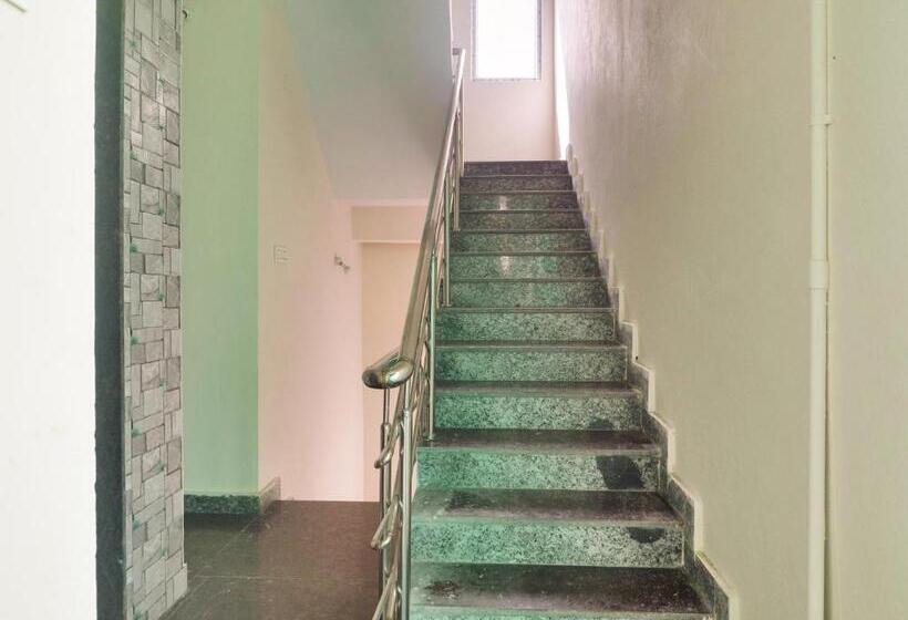 בית מלון כפרי Oyo Flagship Relax Inn