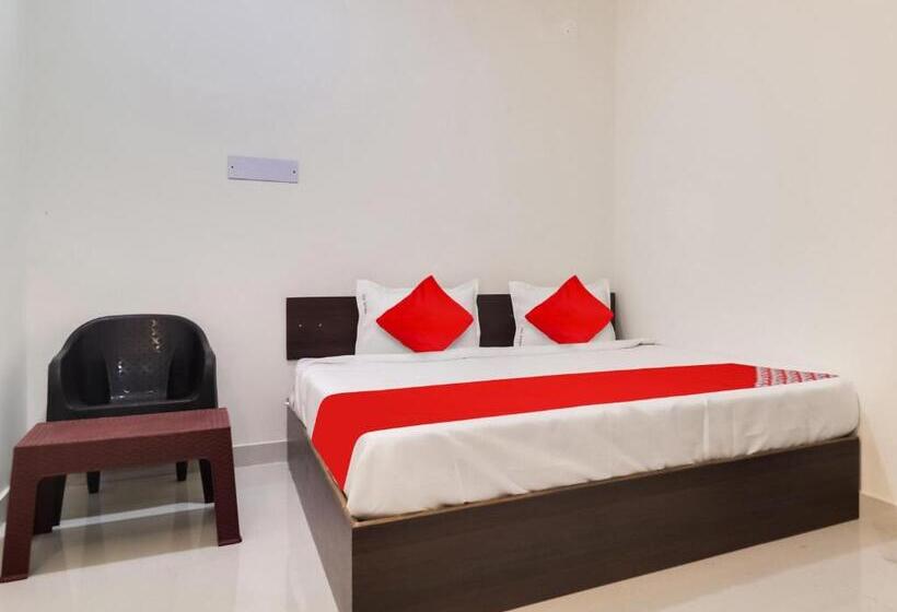 בית מלון כפרי Oyo Flagship Relax Inn