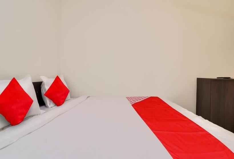 בית מלון כפרי Oyo Flagship Relax Inn