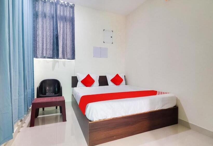 בית מלון כפרי Oyo Flagship Relax Inn