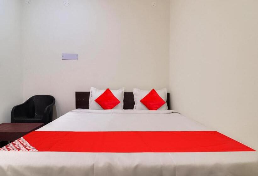 בית מלון כפרי Oyo Flagship Relax Inn