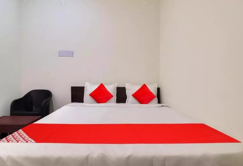 ホテル Oyo Flagship Relax Inn
