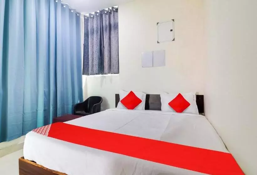 ホテル Oyo Flagship Relax Inn