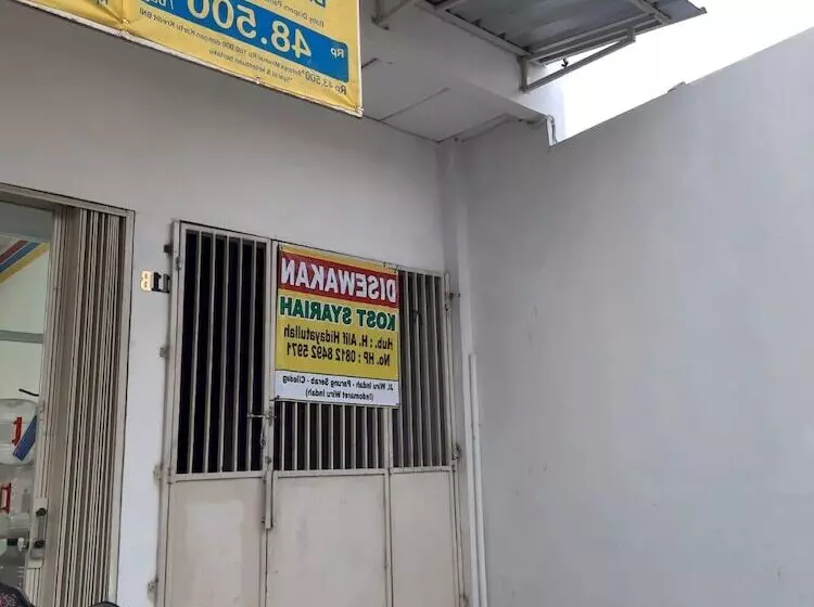 Hotelli Oyo Life 92781 Kost Parung Serab Syariah