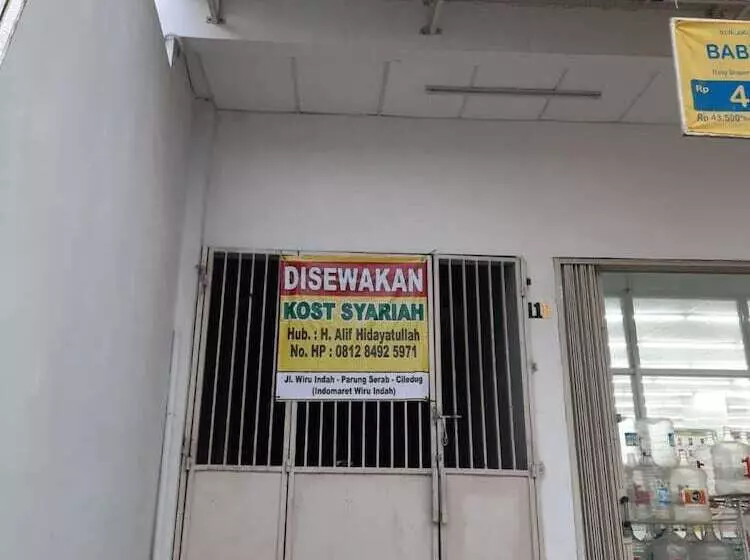 Hotelli Oyo Life 92781 Kost Parung Serab Syariah