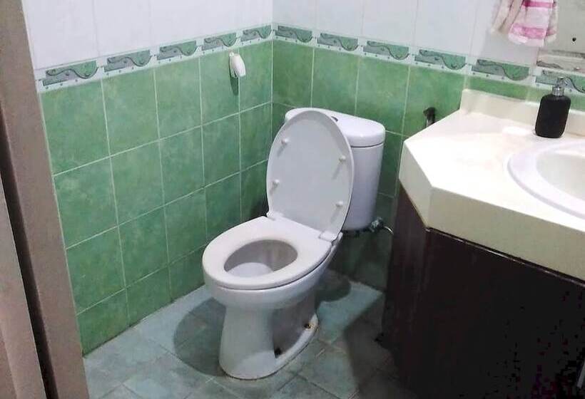 בית מלון כפרי Oyo Life 92781 Kost Parung Serab Syariah