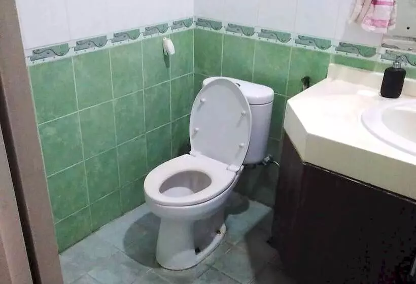 Hotelli Oyo Life 92781 Kost Parung Serab Syariah