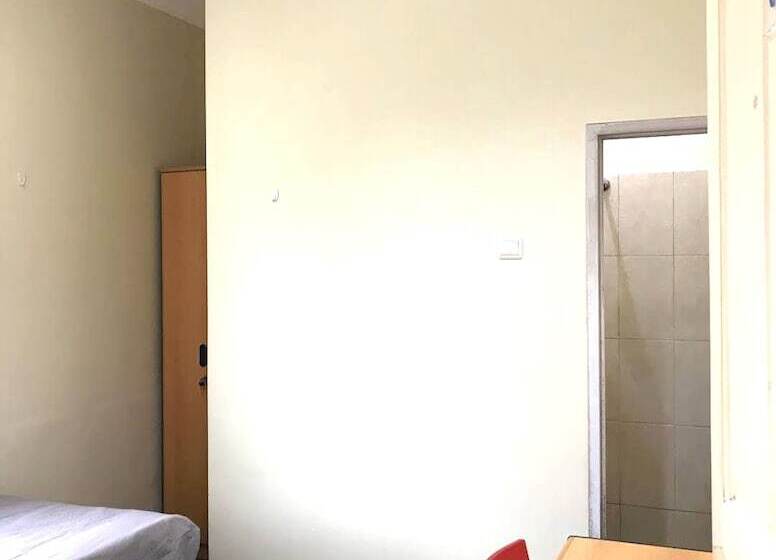 בית מלון כפרי Oyo Life 92781 Kost Parung Serab Syariah