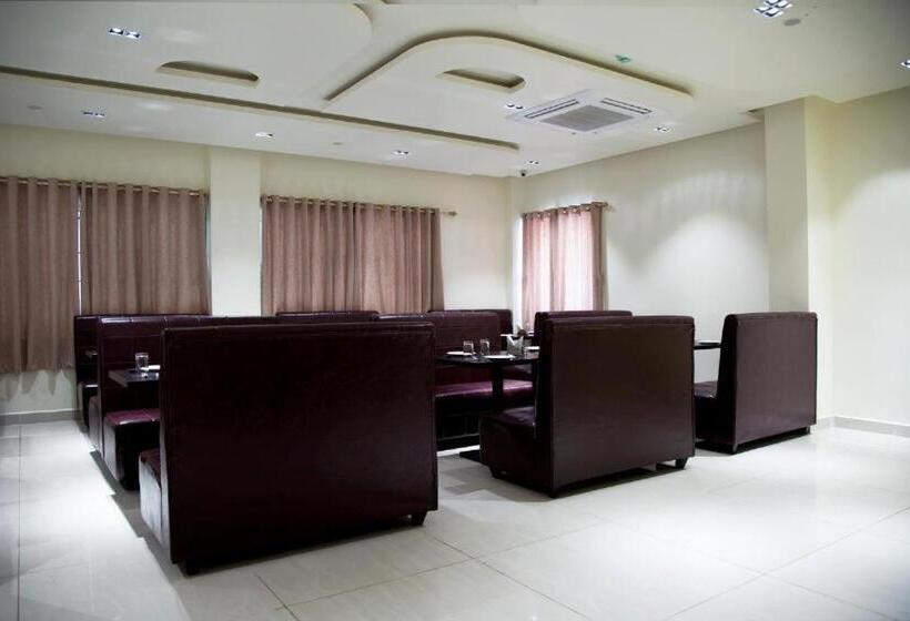 酒店 The Grand White Palace