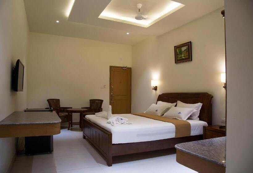 酒店 The Grand White Palace