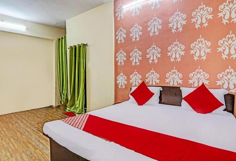 Oyo Flagship Hotel Night Bloom