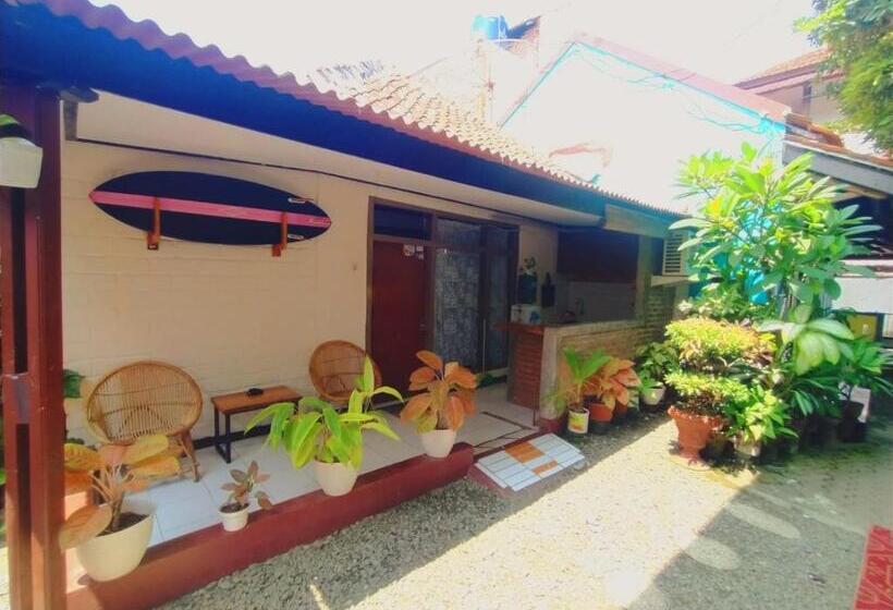 Pensió Aloha Living