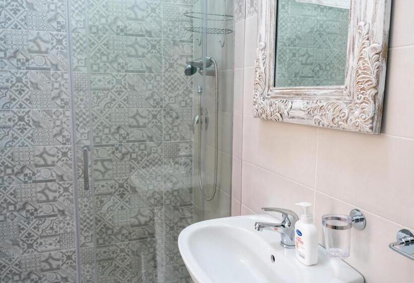 پانسیون Gennaro Holidays