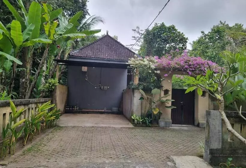 Majatalo Mambul Garden Private Villa