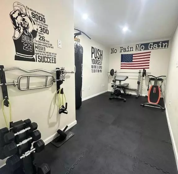 ペンション Private Suite With Private Gym&patio, Minutes To Beaches, Up To 4 Guests