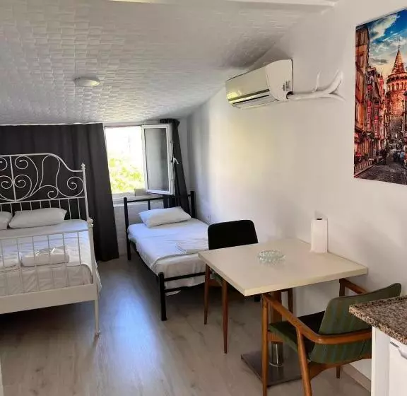 Red House Fatih