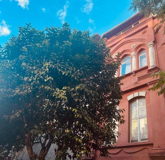 Red House Fatih