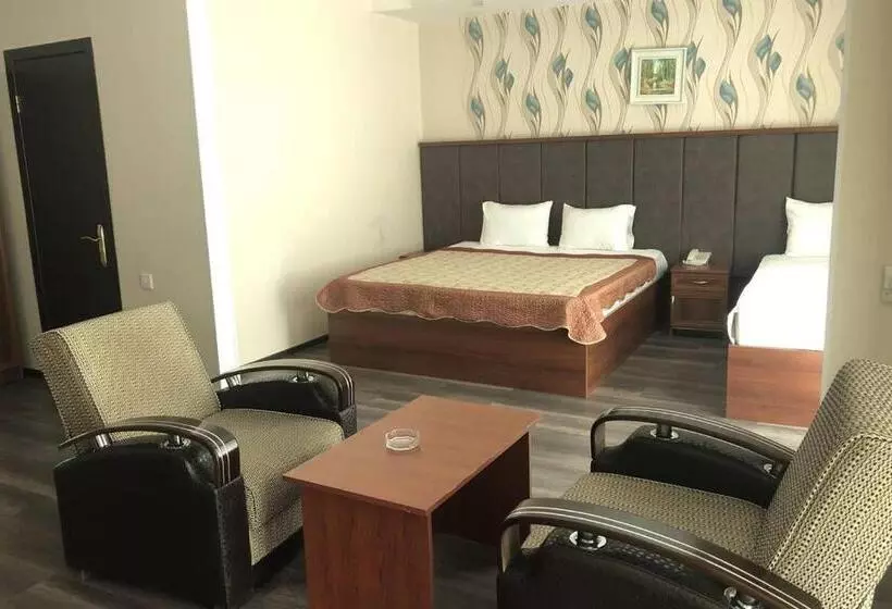 Aef Hotel And Restaurants