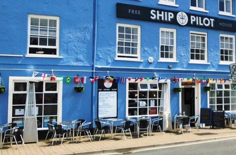 Hostel The Ship And Pilot Inn
