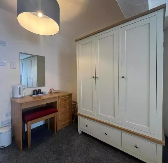 ユースホステル The Ship And Pilot Inn