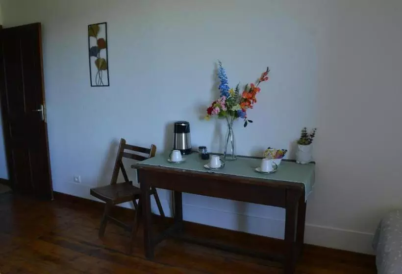 Aamiaismajoitus (B&B) Les Chambres De Solol