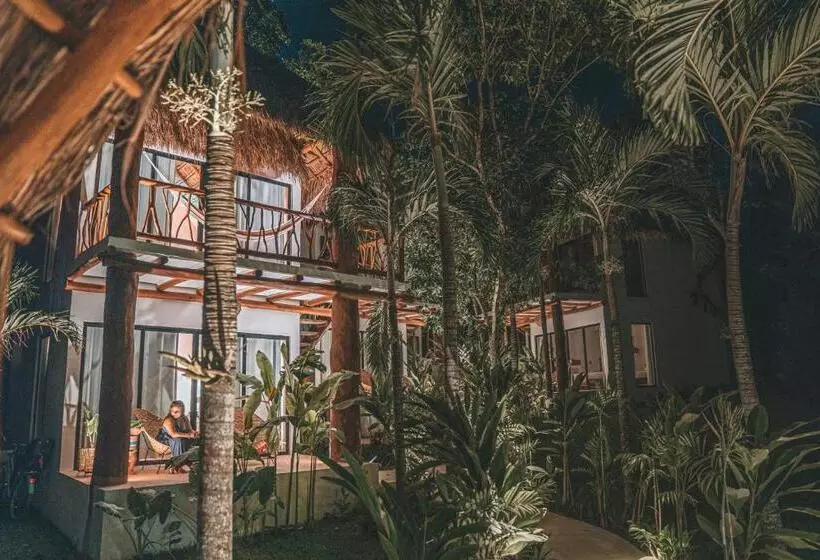 هتل Amarbacalar