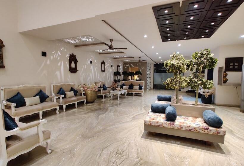 Hotel Chokar Dhani Raipur