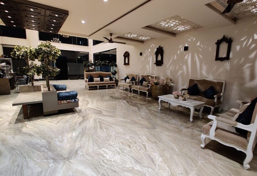 Hotel Chokar Dhani Raipur