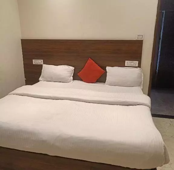 Hotelli D C Grand