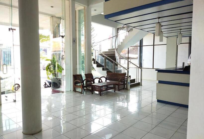 Royal Kencana Powered By Cocotel