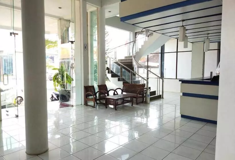 Royal Kencana Powered By Cocotel