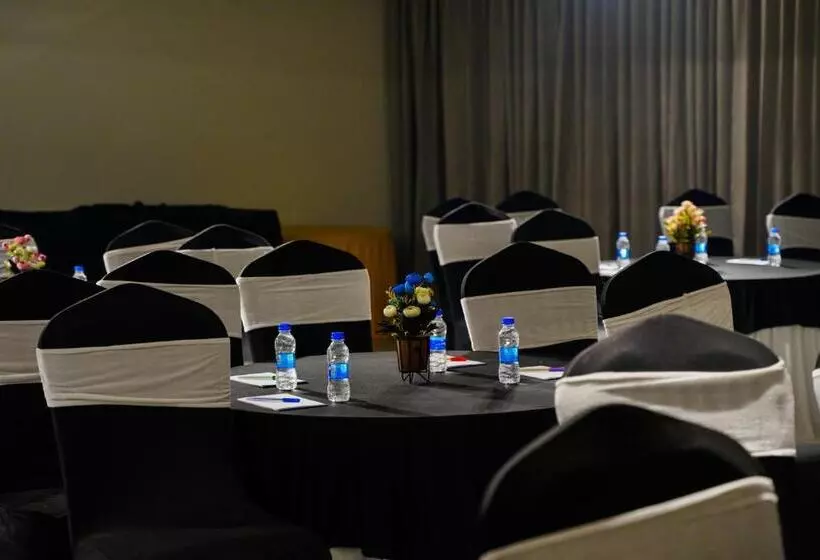 ホテル The Rose, Kasauli  A Four Star Lavish & Luxury