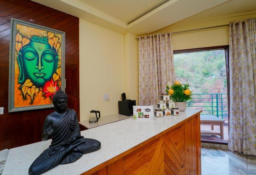 فندق The Rose, Kasauli  A Four Star Lavish & Luxury