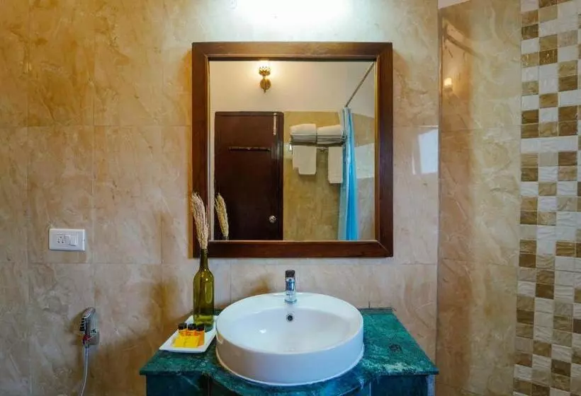 ホテル The Rose, Kasauli  A Four Star Lavish & Luxury