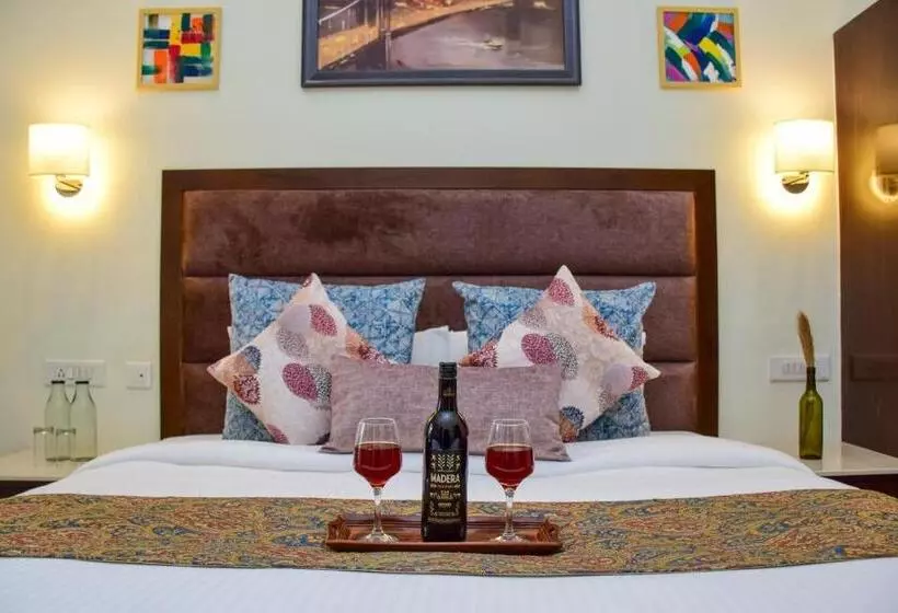 ホテル The Rose, Kasauli  A Four Star Lavish & Luxury