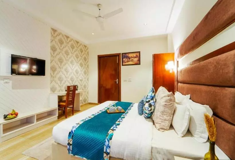 ホテル The Rose, Kasauli  A Four Star Lavish & Luxury