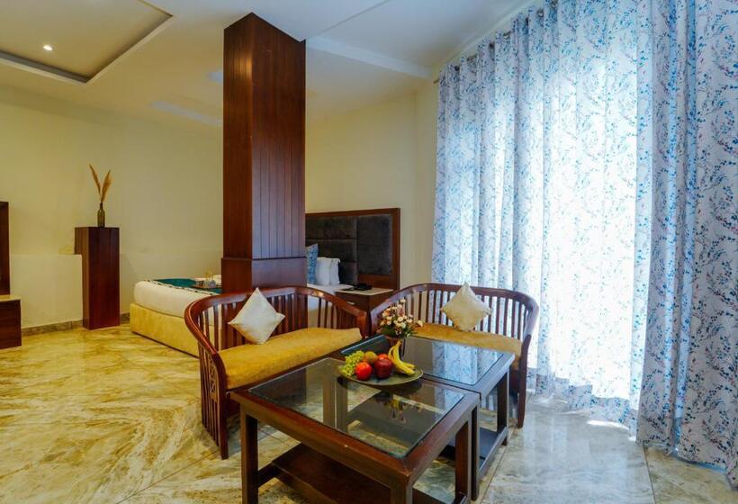 فندق The Rose, Kasauli  A Four Star Lavish & Luxury