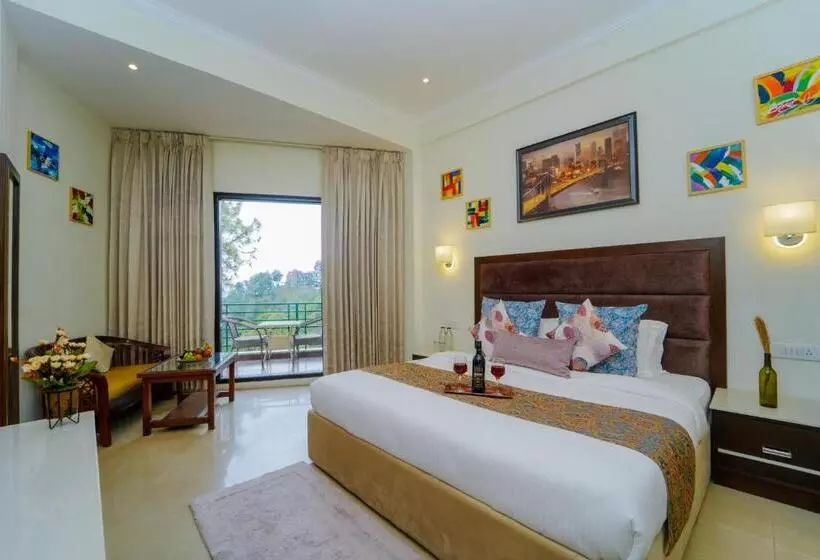 ホテル The Rose, Kasauli  A Four Star Lavish & Luxury