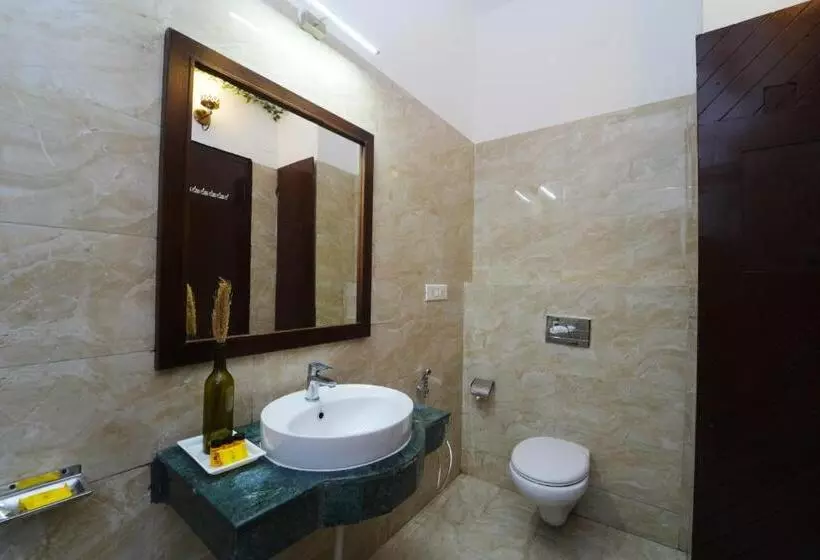 ホテル The Rose, Kasauli  A Four Star Lavish & Luxury