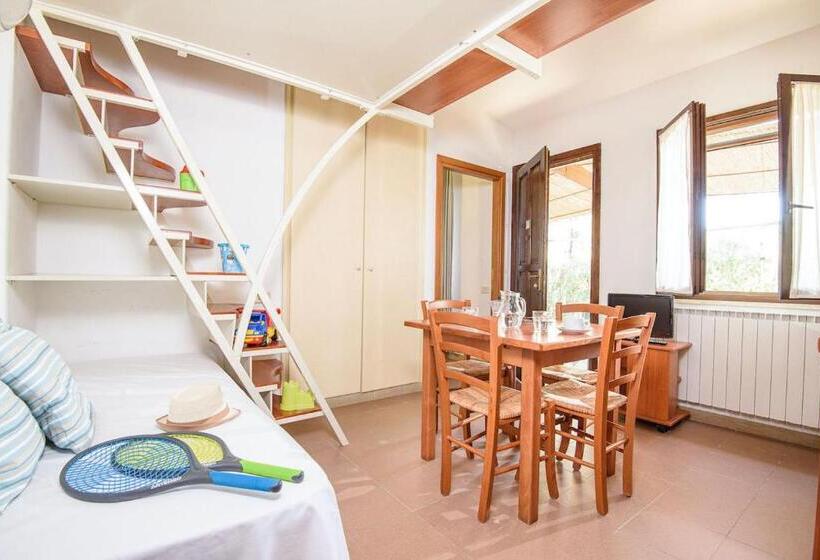 Isa Appartament Standard With Mezzanine, 4 Beds, Air Conditioning And Private Outdoor Area In Villag