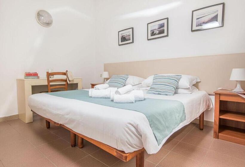 Isa Appartament Standard With Mezzanine, 4 Beds, Air Conditioning And Private Outdoor Area In Villag