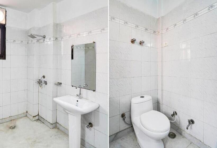 Oyo Radisson Red Hotel & Restaurant