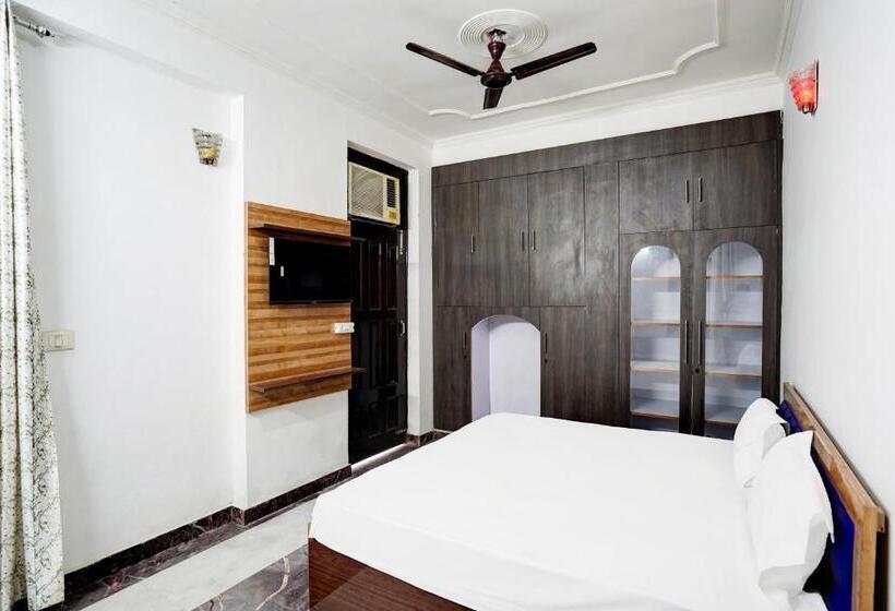 Oyo Radisson Red Hotel & Restaurant