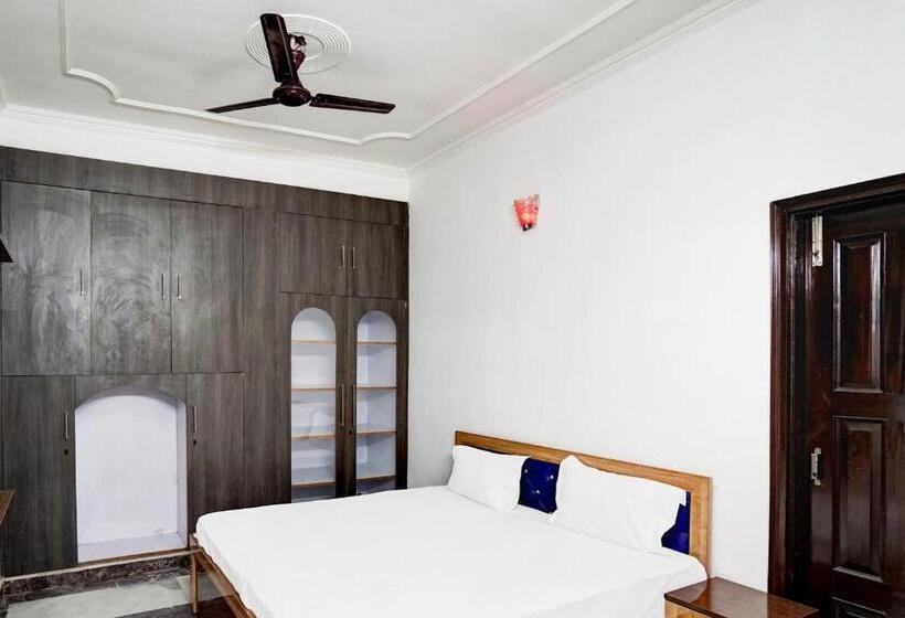 Oyo Radisson Red Hotel & Restaurant