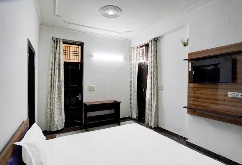 Oyo Radisson Red Hotel & Restaurant