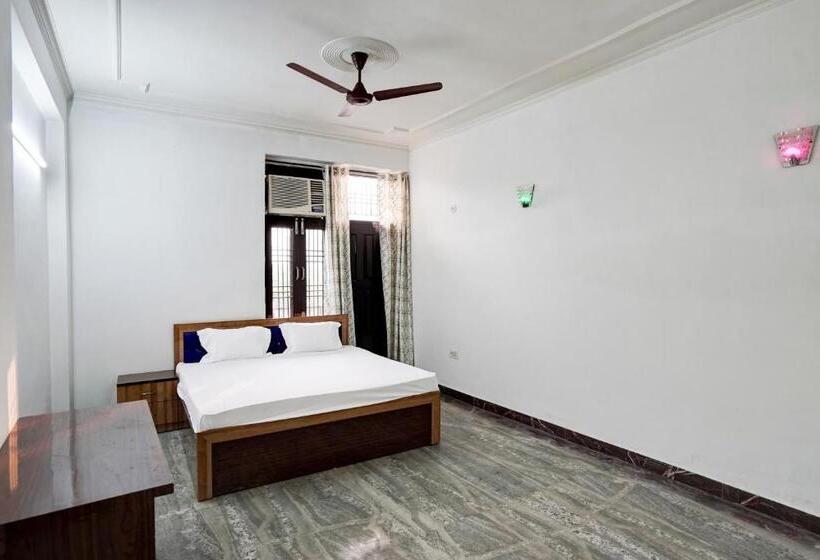 Oyo Radisson Red Hotel & Restaurant