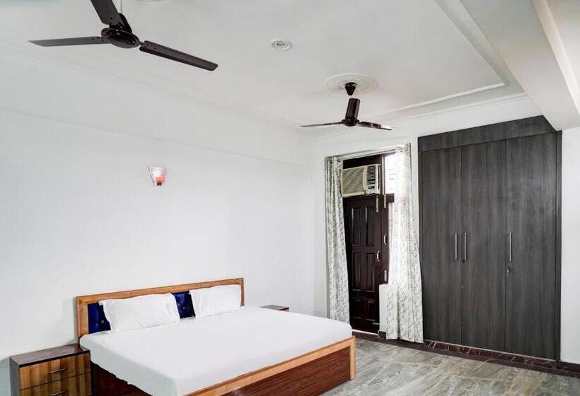 Oyo Radisson Red Hotel & Restaurant