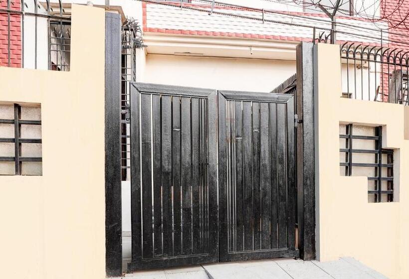 Oyo Radisson Red Hotel & Restaurant